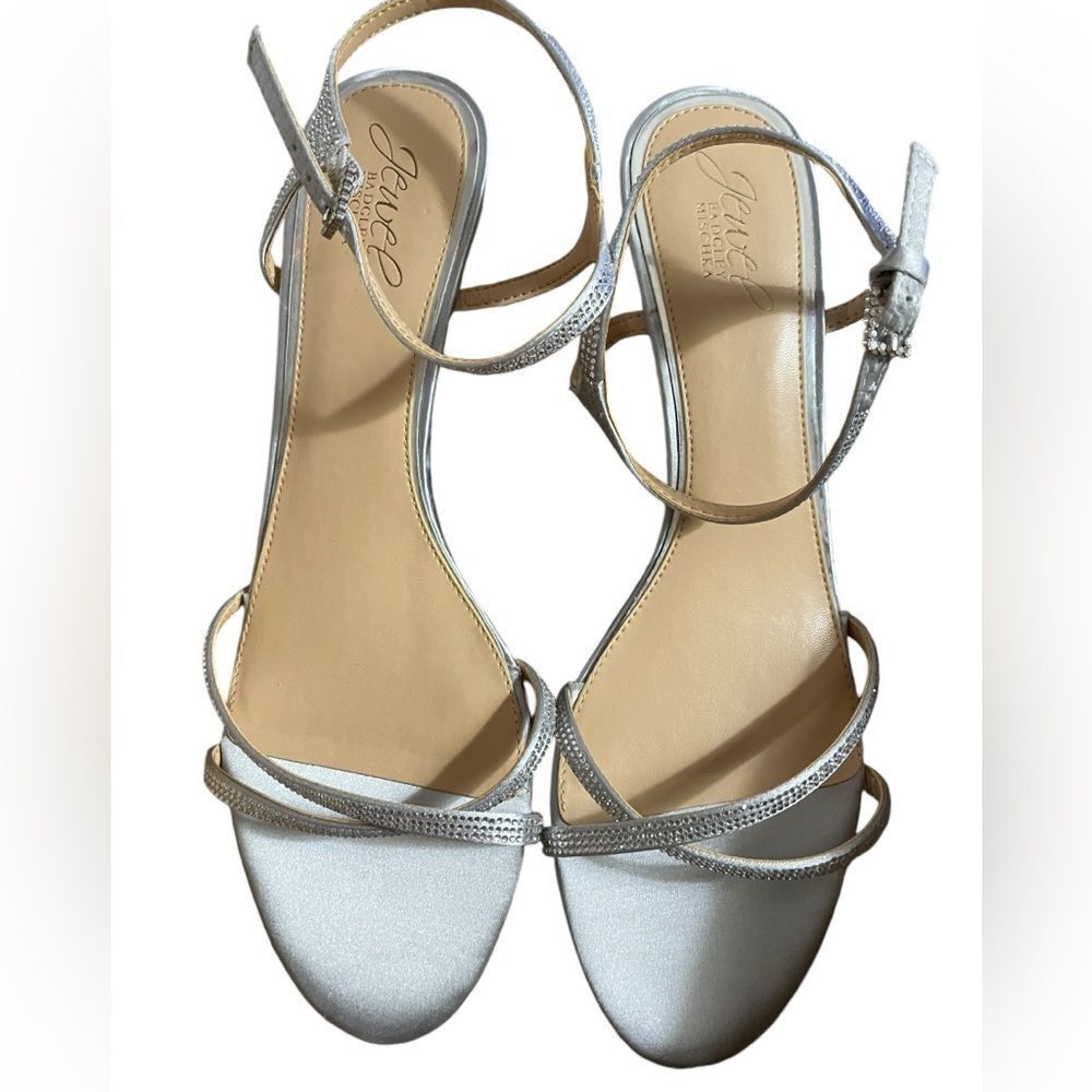 SILVER SANDAL HEELS BY JEWEL BADGLEY MISCHKA, sz‎ 9.5
